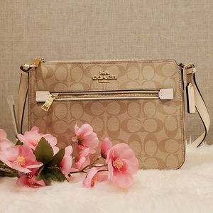 NWT Coach Signature Gallery File Bag F91013